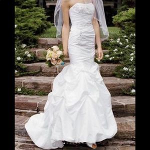 Gorgeous strapless mermaid type wedding gown